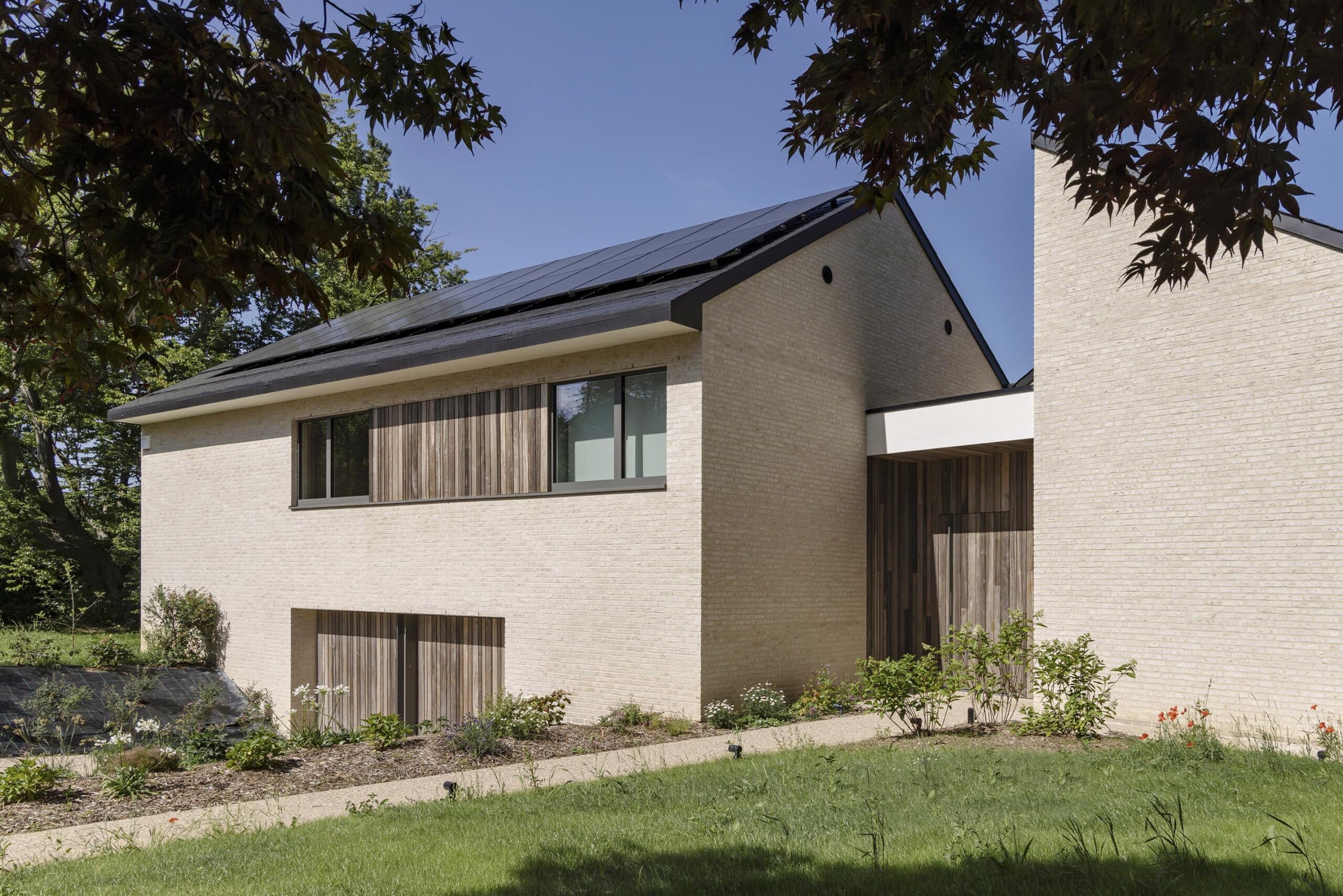 Batiment professionnel construit par Hansoul & Thonon