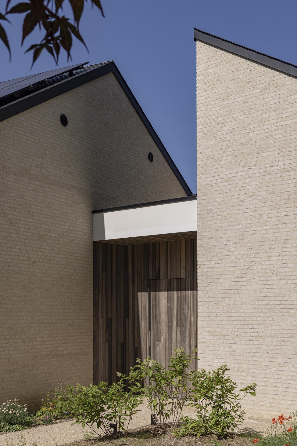 Batiment professionnel construit par Hansoul & Thonon
